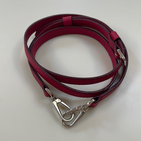 Louis Vuitton shoulder/crossbody strap adjustable